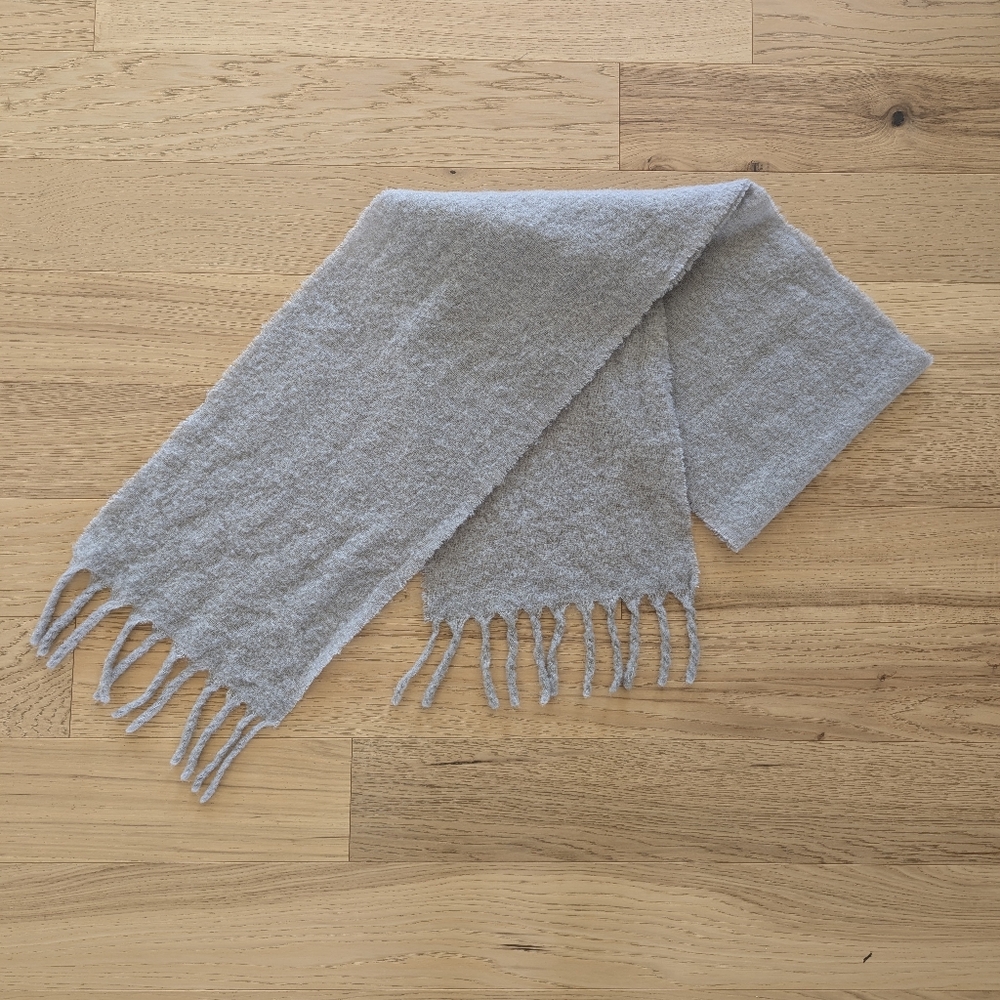Aritzia Wilfred Free Geneva Scarf Wool Blend Heather Chrome Twisted Fringe OS - Picture 2 of 7